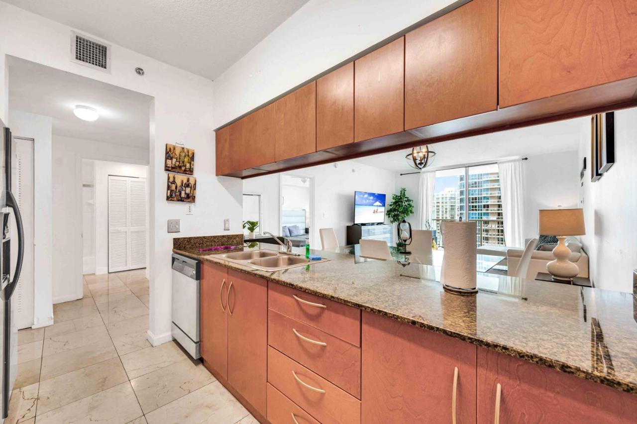 Modern 1 Bed In The Heart Of Brickell With Free Parking Appartement Miami Buitenkant foto