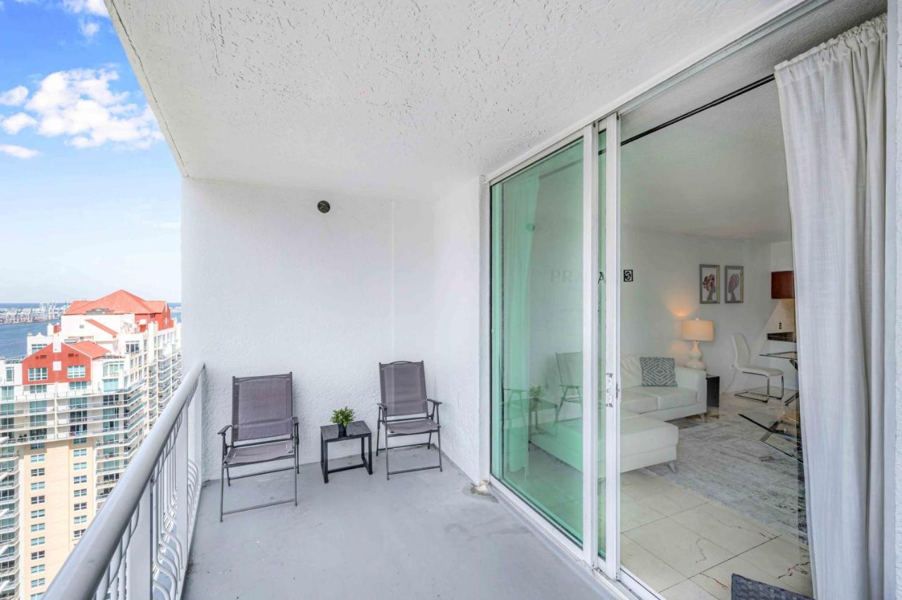 Modern 1 Bed In The Heart Of Brickell With Free Parking Appartement Miami Buitenkant foto