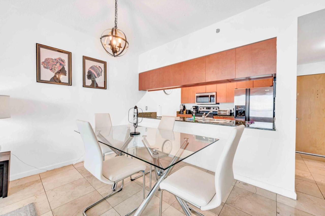 Modern 1 Bed In The Heart Of Brickell With Free Parking Appartement Miami Buitenkant foto