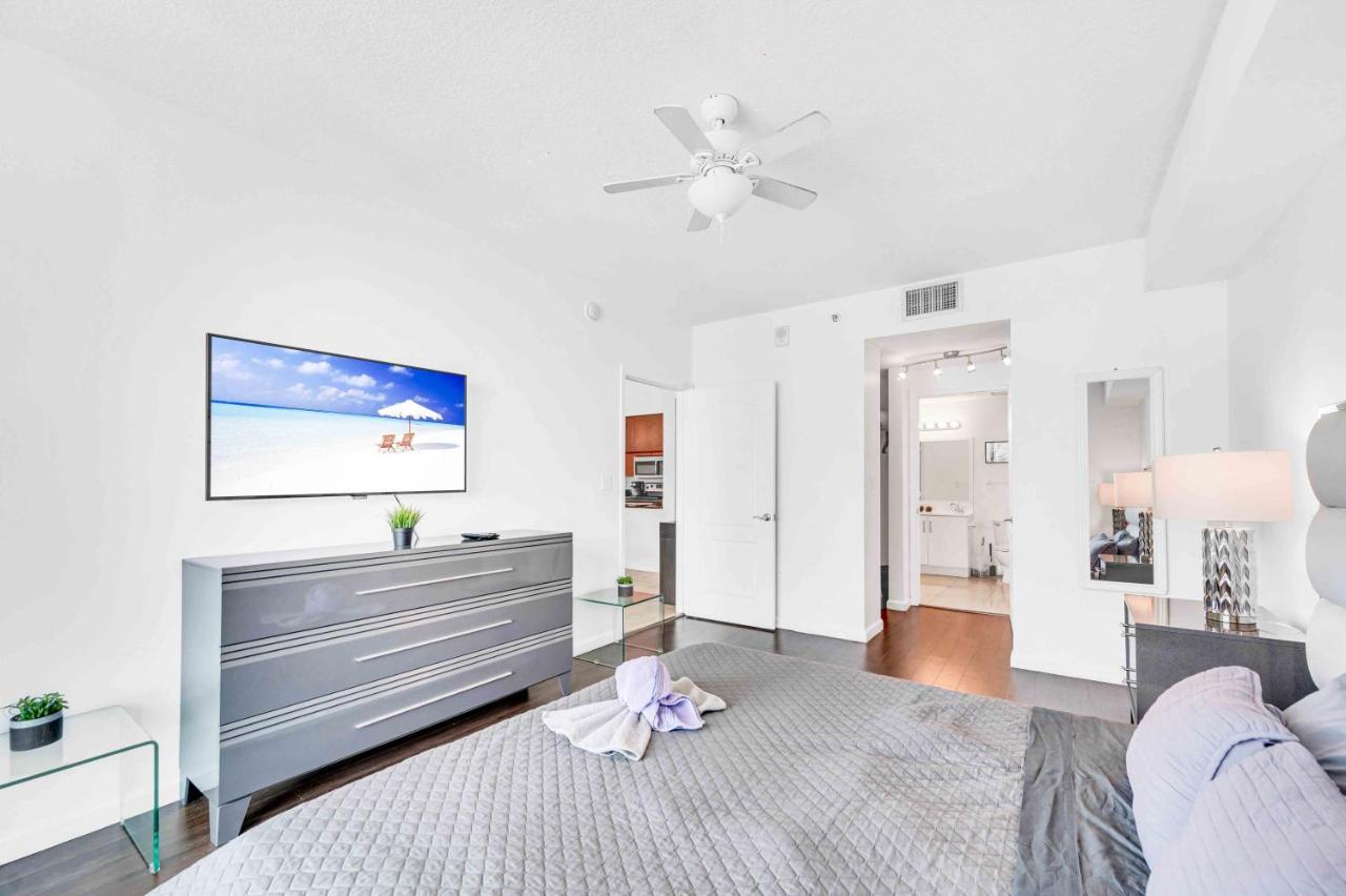 Modern 1 Bed In The Heart Of Brickell With Free Parking Appartement Miami Buitenkant foto
