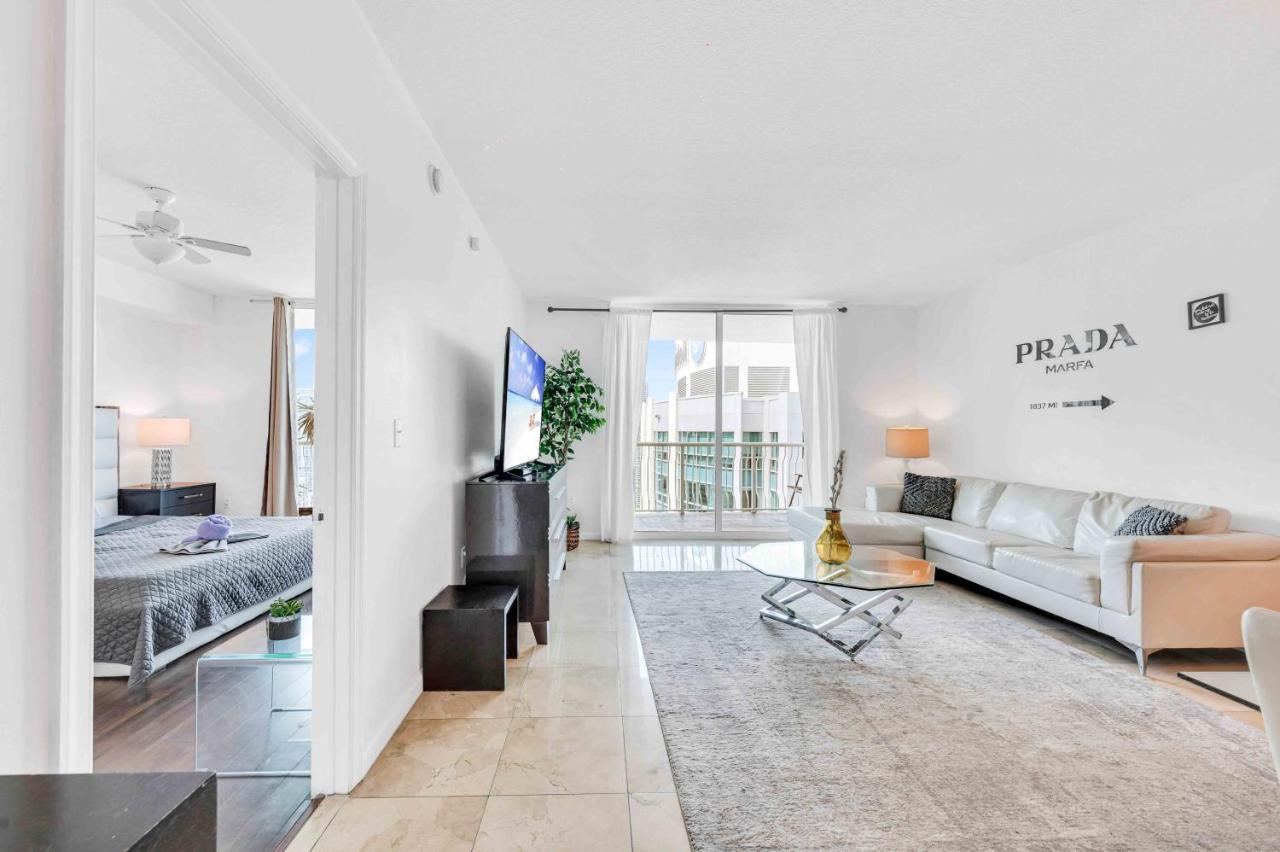 Modern 1 Bed In The Heart Of Brickell With Free Parking Appartement Miami Buitenkant foto