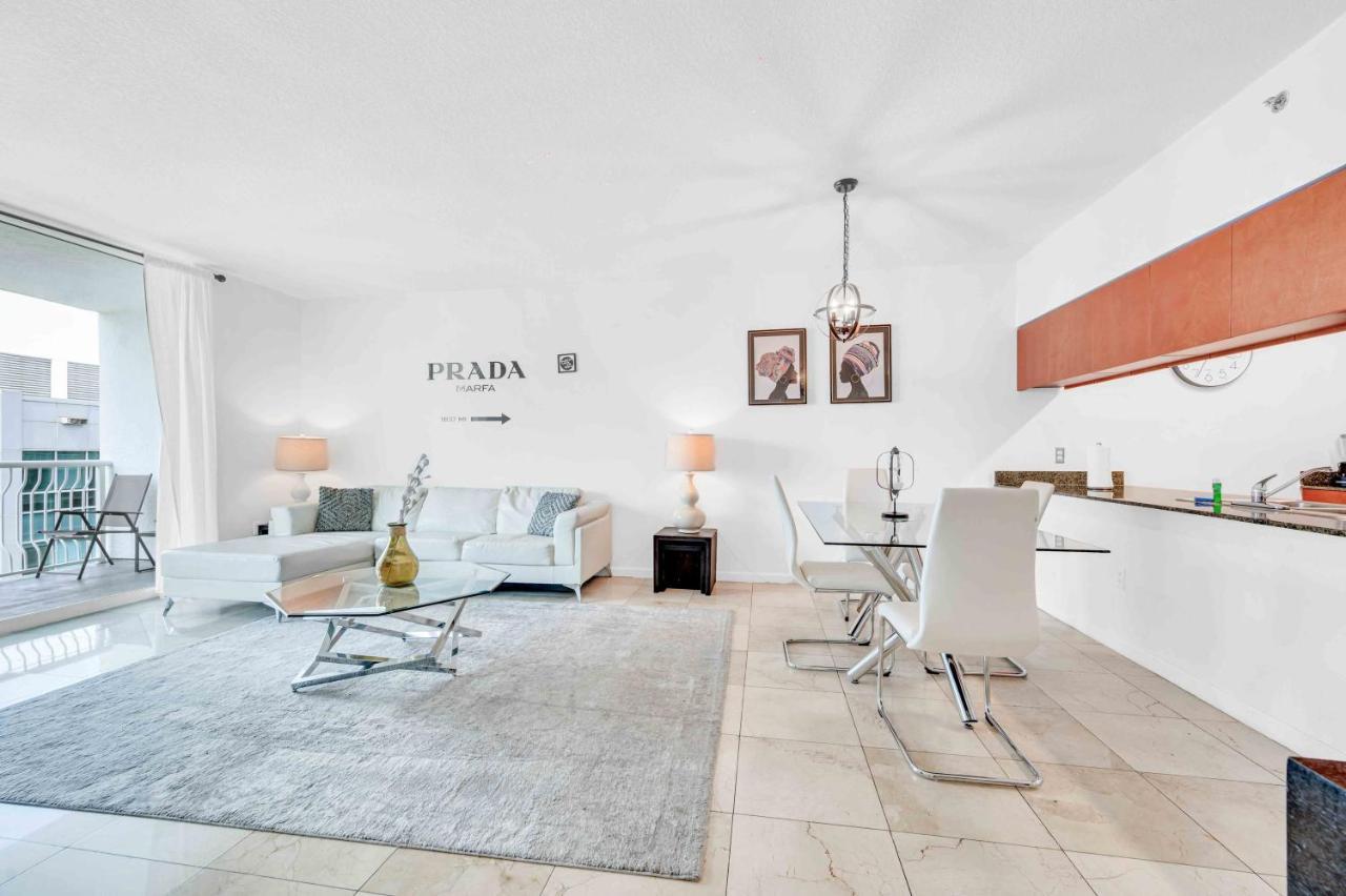 Modern 1 Bed In The Heart Of Brickell With Free Parking Appartement Miami Buitenkant foto
