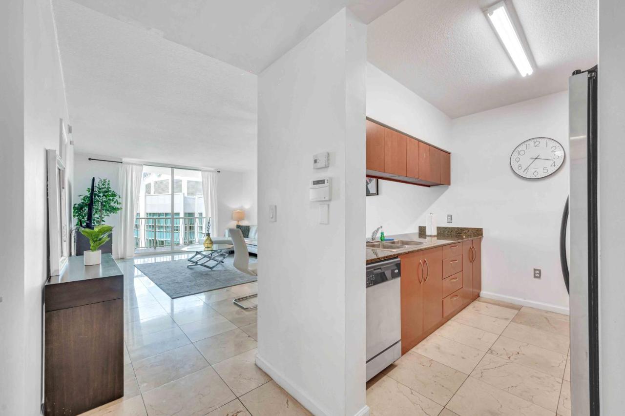 Modern 1 Bed In The Heart Of Brickell With Free Parking Appartement Miami Buitenkant foto